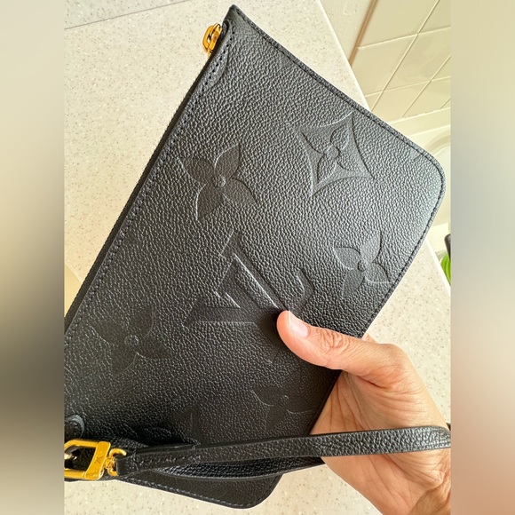 LOUIS VUITTON Neverfull MM/GM Black Empreinte pouch/pochette wrist clutch - Picture 2 of 7
